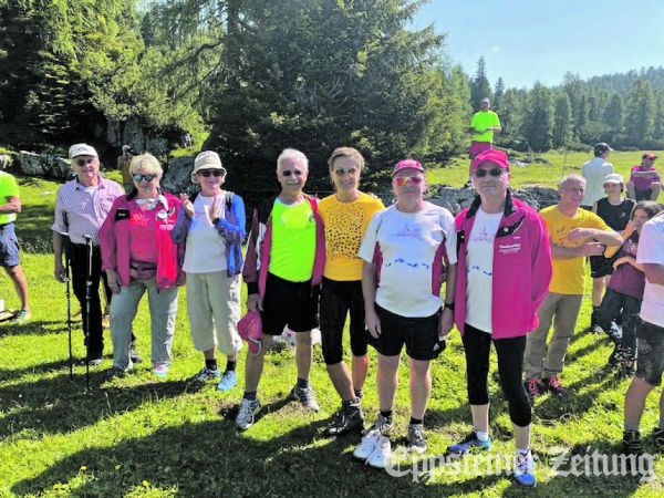 Eppsteiner in Liezen/Steiermark (v.l.): Peter Hans, Conny Hoffmann, Gudrun Klusmeyer, Wolfgang Büttner, Hotelchefin Christa Riedl vom Liezener Hof, Frank Klusmeyer und Dieter Hoffmann.Foto: privat