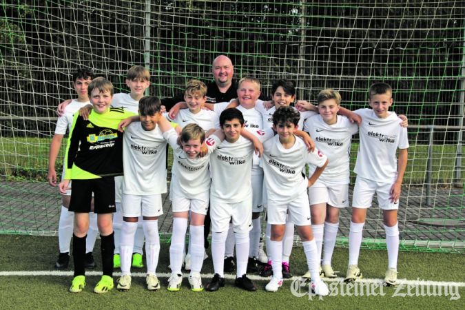 Die D1-Jugend-Fußballer der JSG Bremthal/Niederjosbach freuen sich über Platz 3 im Turnier. Foto: privat