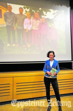 Julia Finkernagel zog die Besucher mit ihrem Vortrag in Bann.
            Foto: Caren Lewinsky