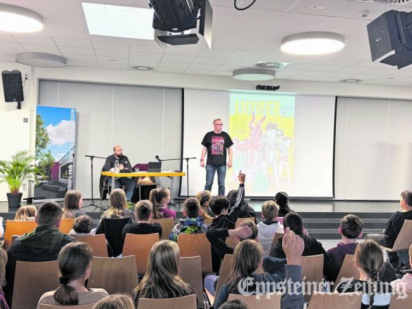 Raimund Frey und Jochen Till fanden viel Aufmerksamkeit bei ihrer Lesung von Luzifer Junior.Foto: privat