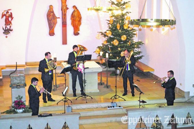 Festliches Neujahrskonzert mit dem Leipziger Bläser-Quintett emBrassment.Foto: H. Mischker