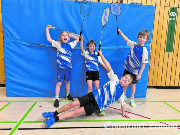 Freude bei der ersten U11-Badminton-Mannschaft über den ersten Meistertitel der Saison Foto: privat